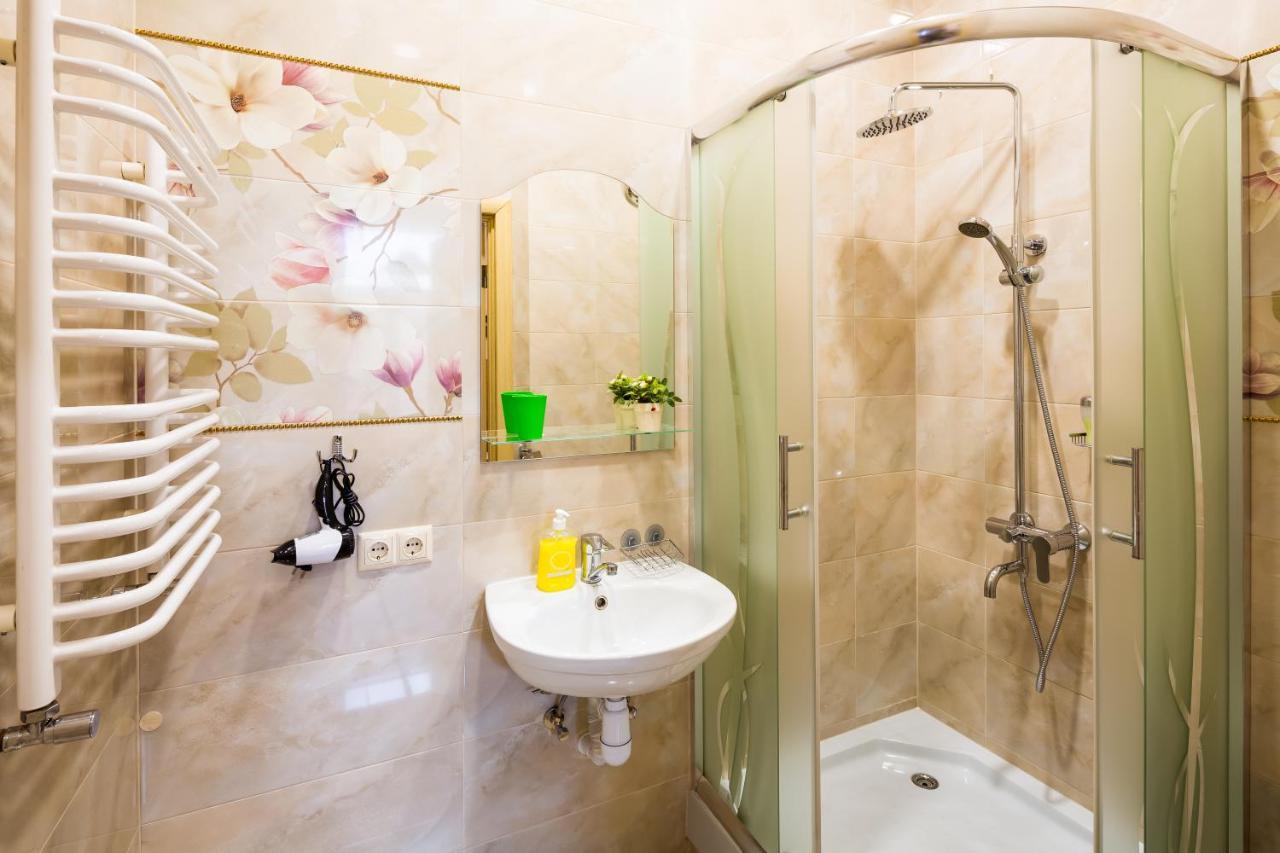 Apartment On Lesya Kurbasa 7 利沃夫 外观 照片
